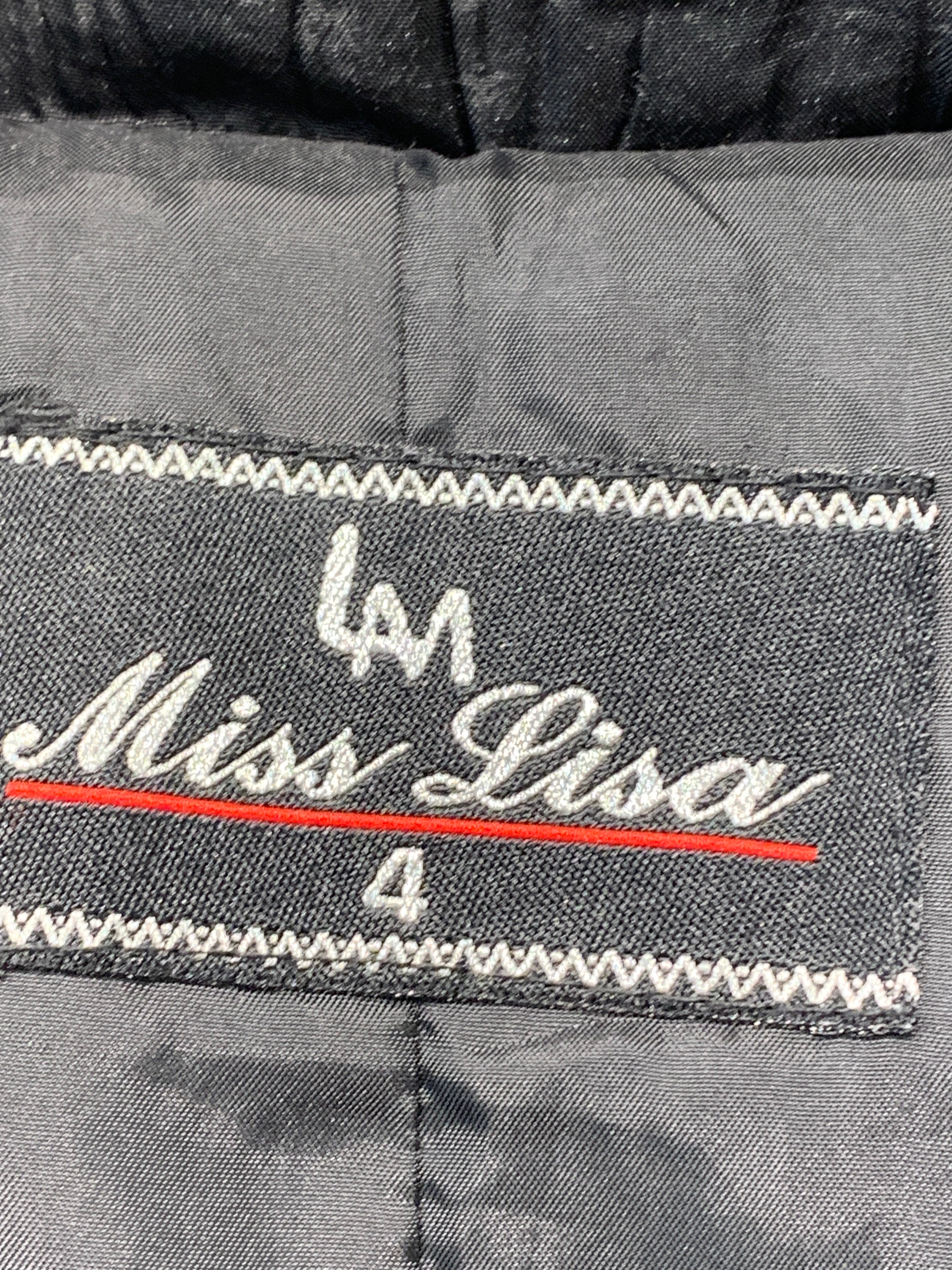 Miss Lisa Jakke
